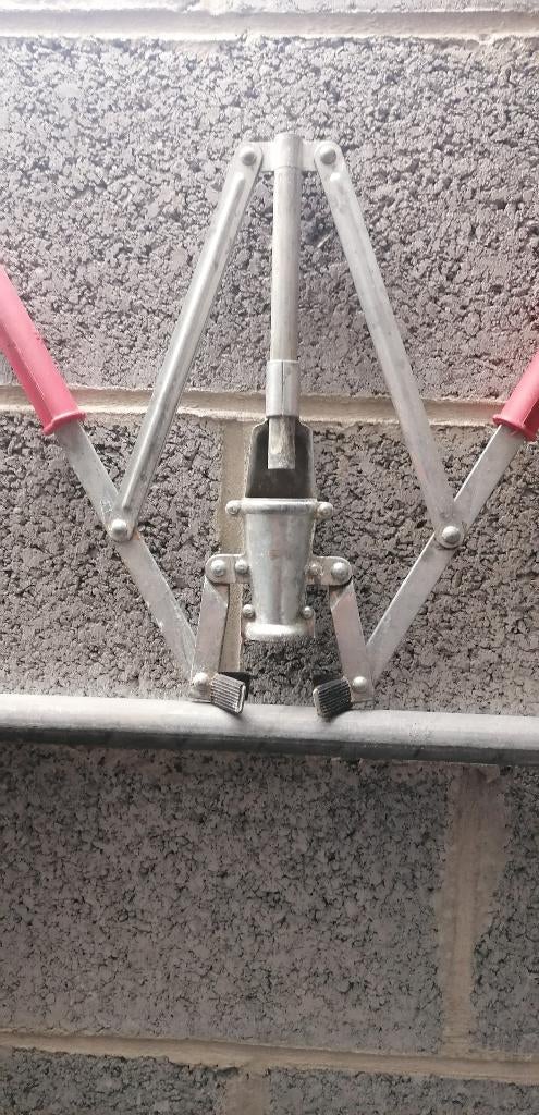 bouchonneuse, Antiquités & Art, Enlèvement