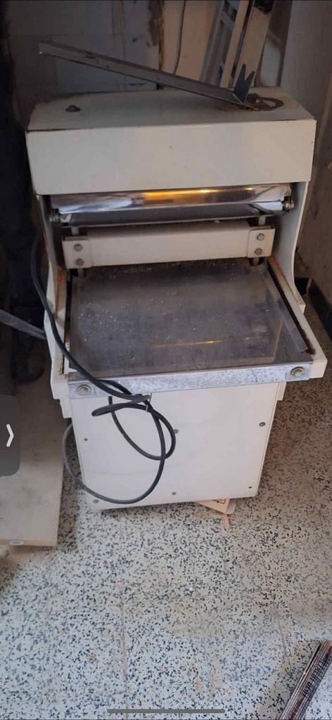 Brood snij machine, Ophalen