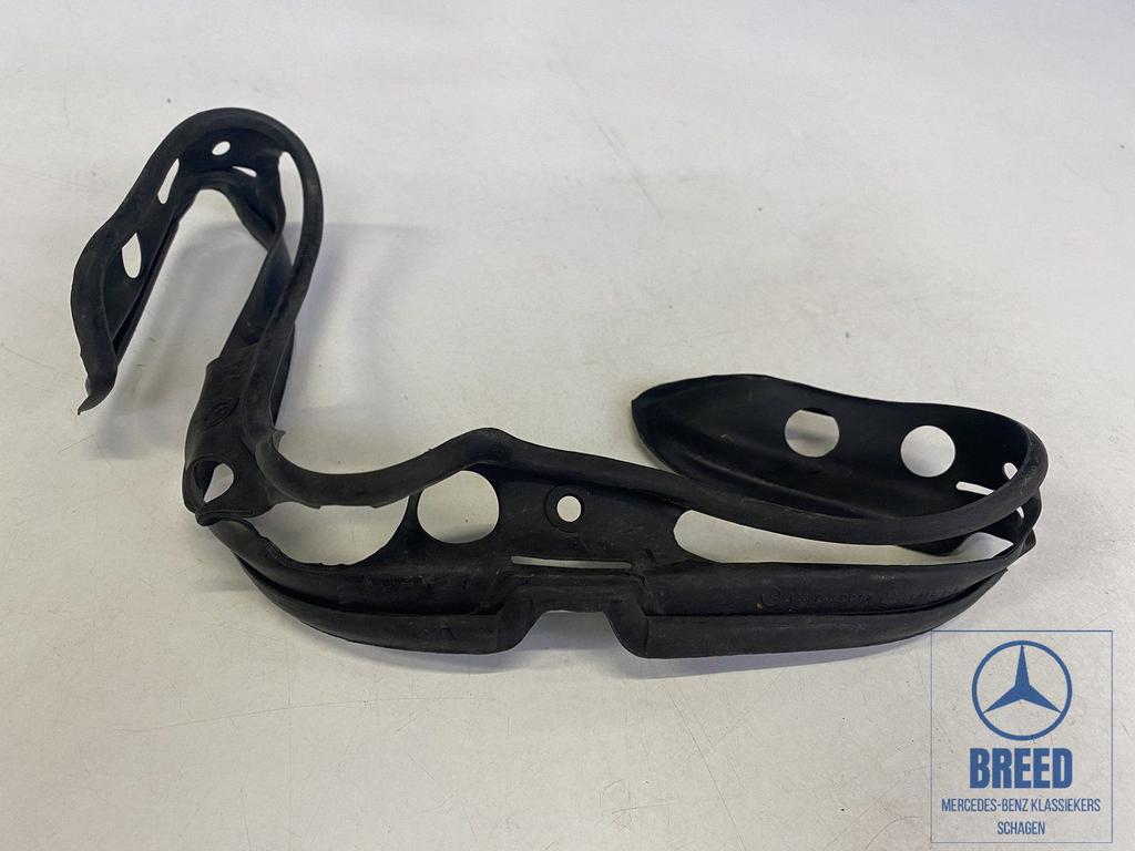 NOS onderlegger kofferbakgreep Mercedes-Benz W123 T-model S1, -, Nieuw, Ophalen of Verzenden, -