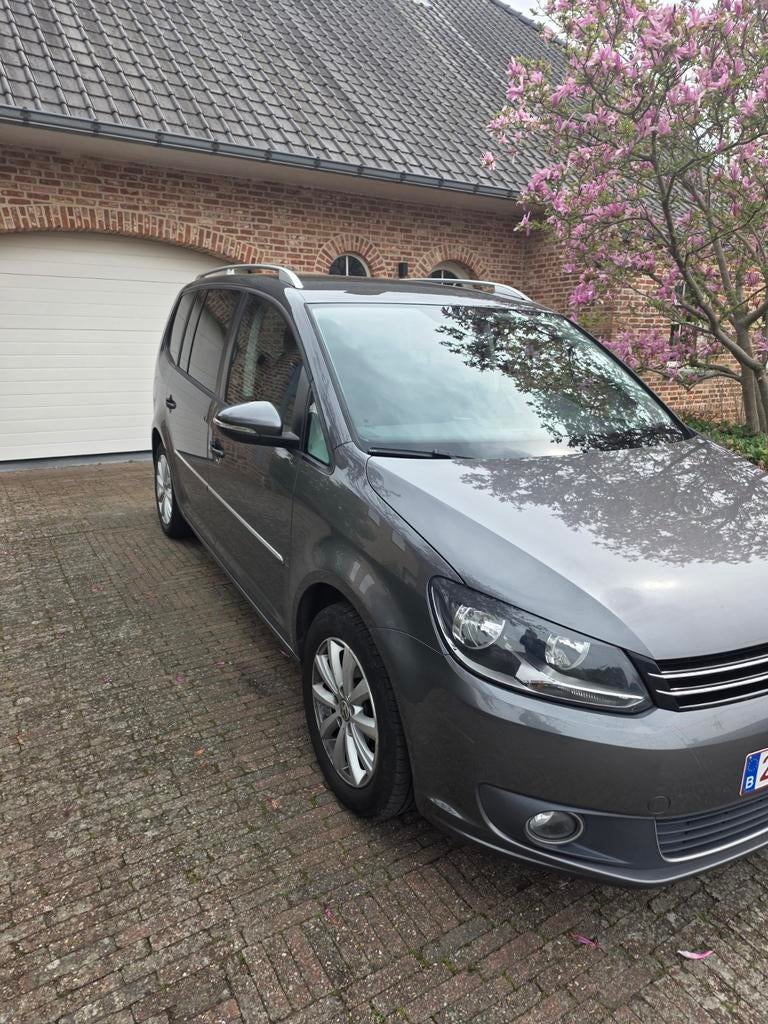 Touran 16tdi 2013 190dkm automatique, remplacement de la cou, Bluetooth, Alcantara, Noir, 5 portes