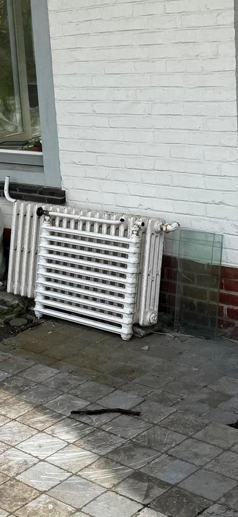 Radiatoren - GRATIS op te halen - 1e verdiep - Oostduinkerke, Doe-het-zelf en Bouw, Verwarming en Radiatoren, Gebruikt, Radiator