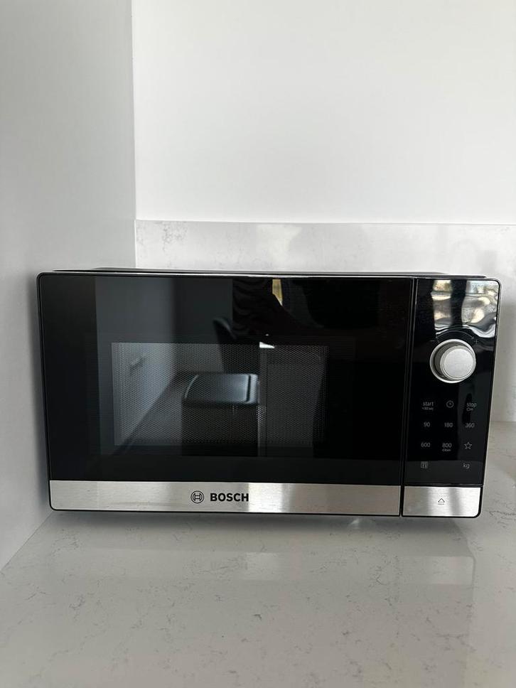 BOSCH Microgolfoven - 800 W - 20 l, Elektronische apparatuur, Microgolfovens, Zo goed als nieuw, Microgolfoven, Oven, Draaiplateau