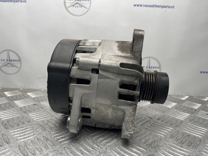 Dynamo d'un Mercedes A-Klasse, Autos : Pièces & Accessoires, Moteurs & Accessoires, Mercedes-Benz, Utilisé, 3 mois de garantie