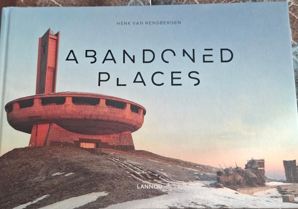 Fotoboek over verlaten plekken, Boeken, Kunst en Cultuur | Fotografie en Design, Ophalen, Fotografie algemeen, Zo goed als nieuw