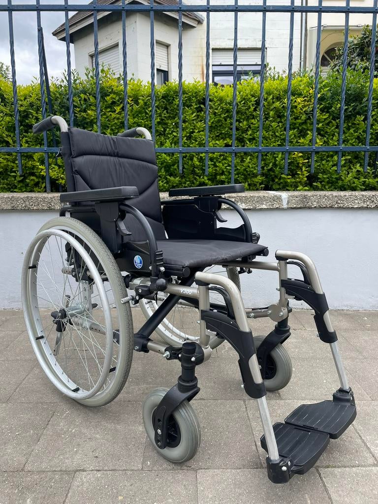 Chaise roulante pliable Vermeiren V 300 état neuf, Divers, Enlèvement ou Envoi, Pliant, Comme neuf, Fauteuil roulant électrique