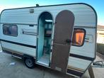 Mooie caravan gerenoveerd 1979 750kg zonnepaneel, Jusqu'à 4, Panneau solaire, Particulier, 500 - 750 kg