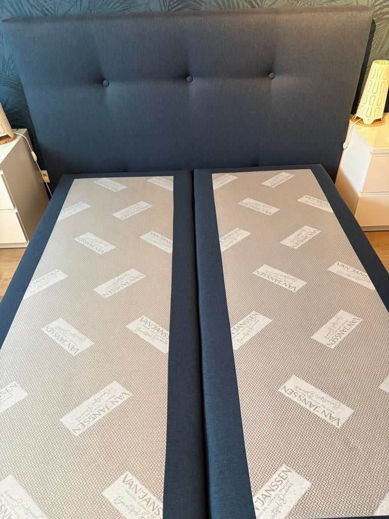 Boxspring 160cm x 200cm zonder matras., Ophalen, Blauw, Tweepersoons, Zo goed als nieuw