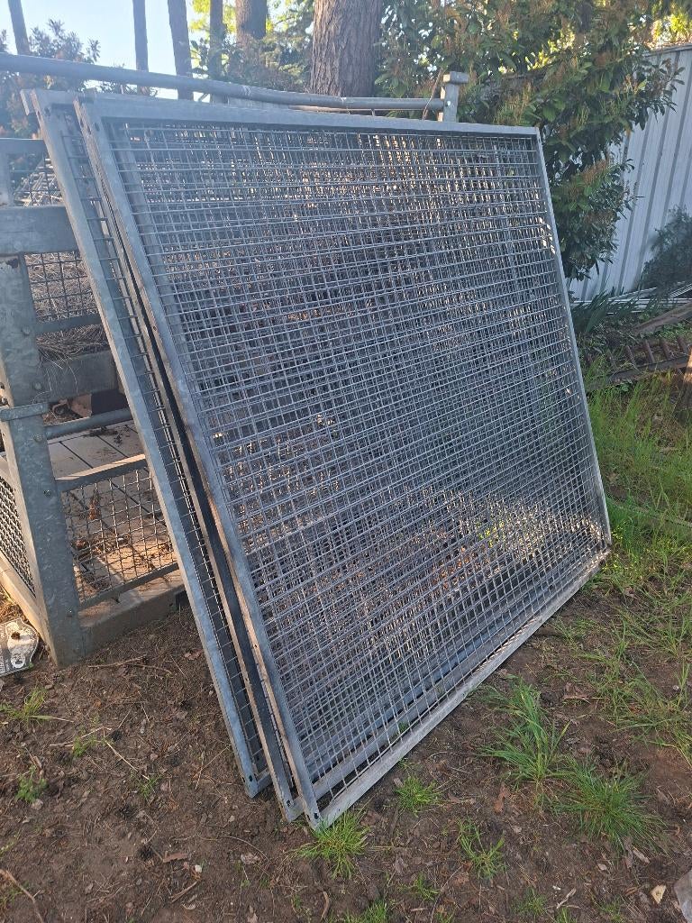 Voliere panelen ara's, Ophalen