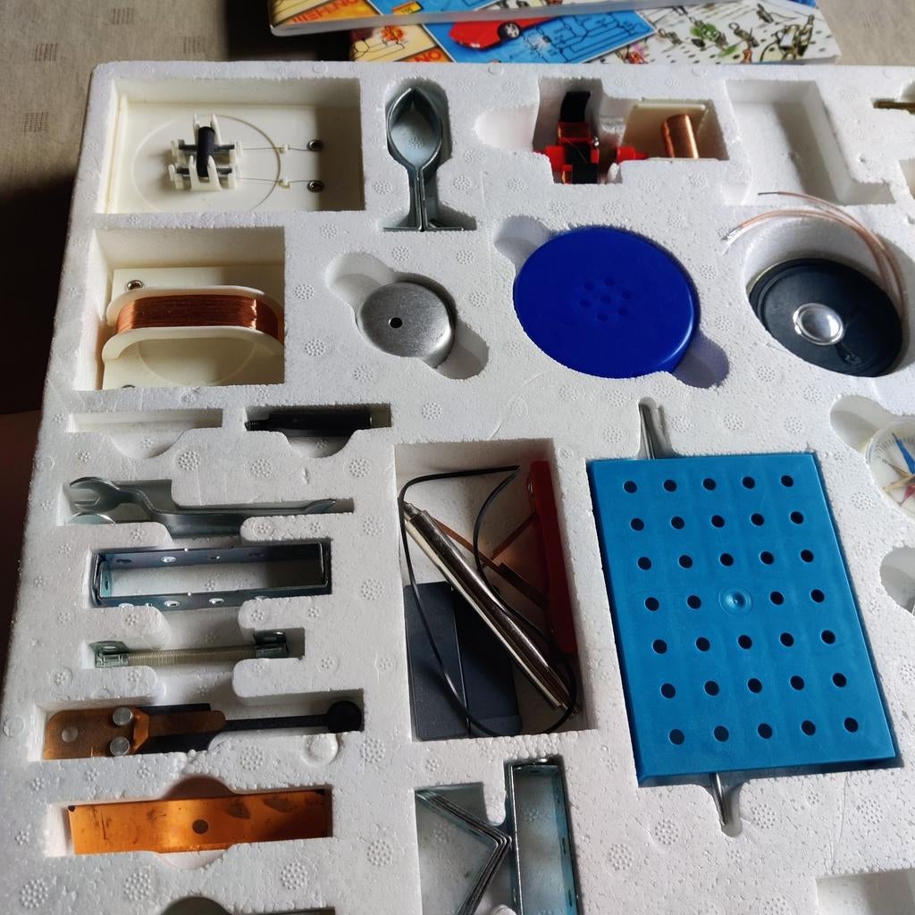 Mehano Genius experimenteerdoos, Ophalen