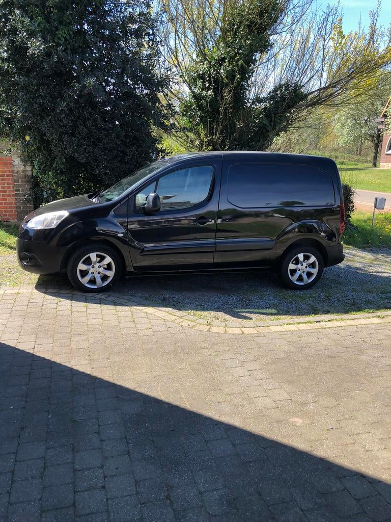 Peugeot partner/L.Vracht/3zit/Airco/Nav/Gekeurd Voor Verkoop, Auto's, Peugeot, Bedrijf, Adaptieve lichten, Airbags, Airconditioning