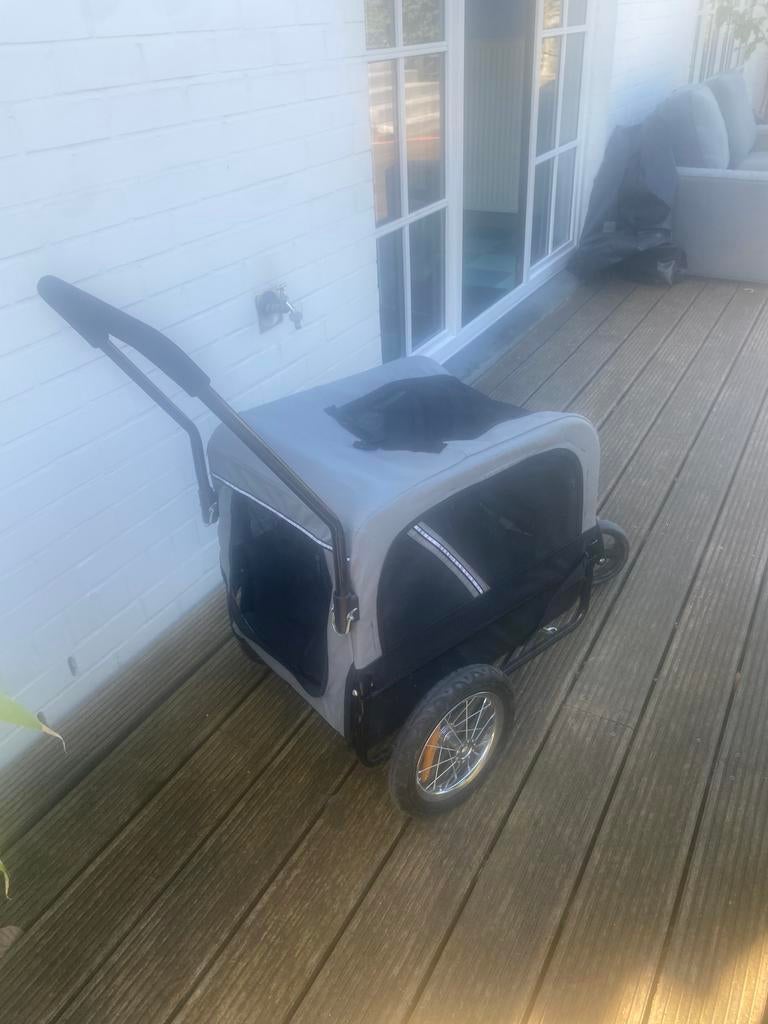 Honden wandelkar fietskar, Ophalen, Zo goed als nieuw