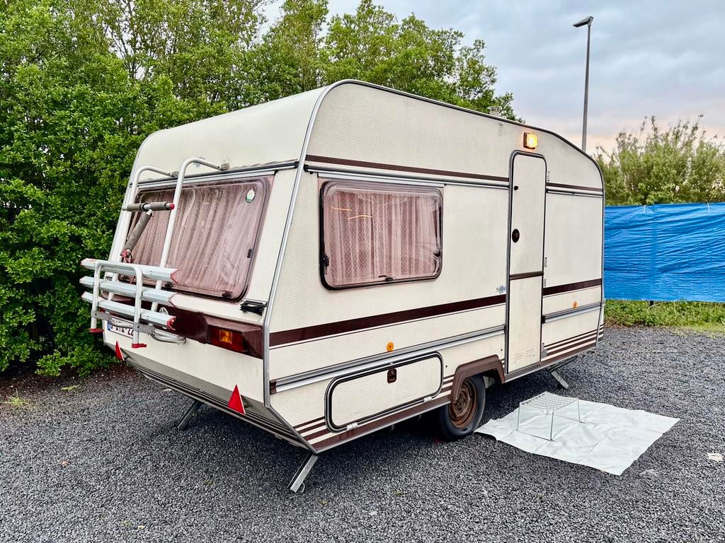 Caravane DE REU 4.10m 1986, Caravanes & Camping, Caravanes, Autres marques, Coin salon convertible, 4 à 5 mètres, Jusqu'à 6