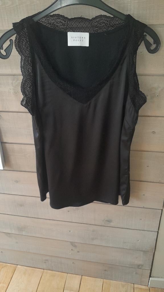 Zwart satijnen bloesje, Vêtements | Femmes, Blouses & Tuniques, Enlèvement ou Envoi, Neuf, Taille 42/44 (L), Noir