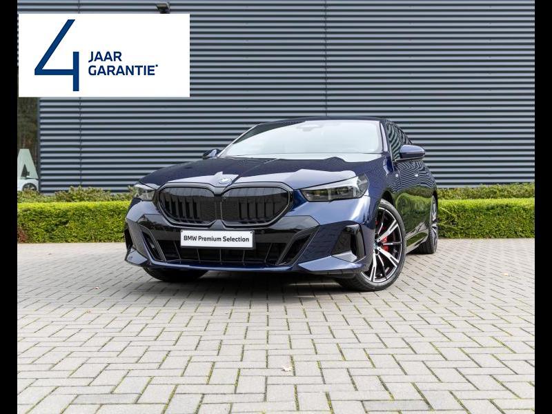 BMW Serie 5 550 M-Sport Pro, Auto's, BMW, Automaat, Euro 6, Blauw, Bedrijf
