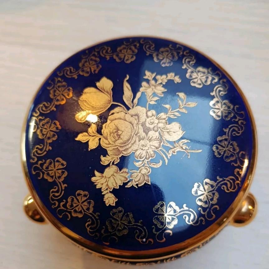 Bonbonnière Limoges AREOR Paris porcelaine bleu cobalt doré, Antiquités & Art, Enlèvement ou Envoi