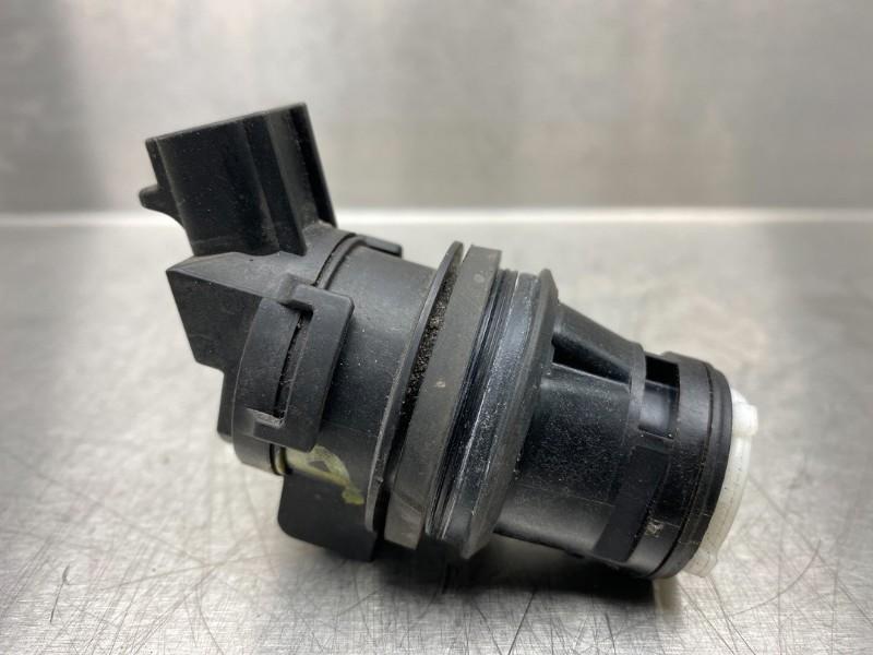 RUITENSPROEIERPOMP ACHTER Toyota Prius (ZVW3), Gebruikt, Toyota