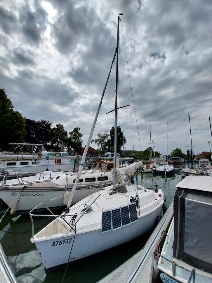 Voilier Micro Challenger prêt à naviguer, Sports nautiques & Bateaux, Voiliers à cabine & Voiliers, Polyester