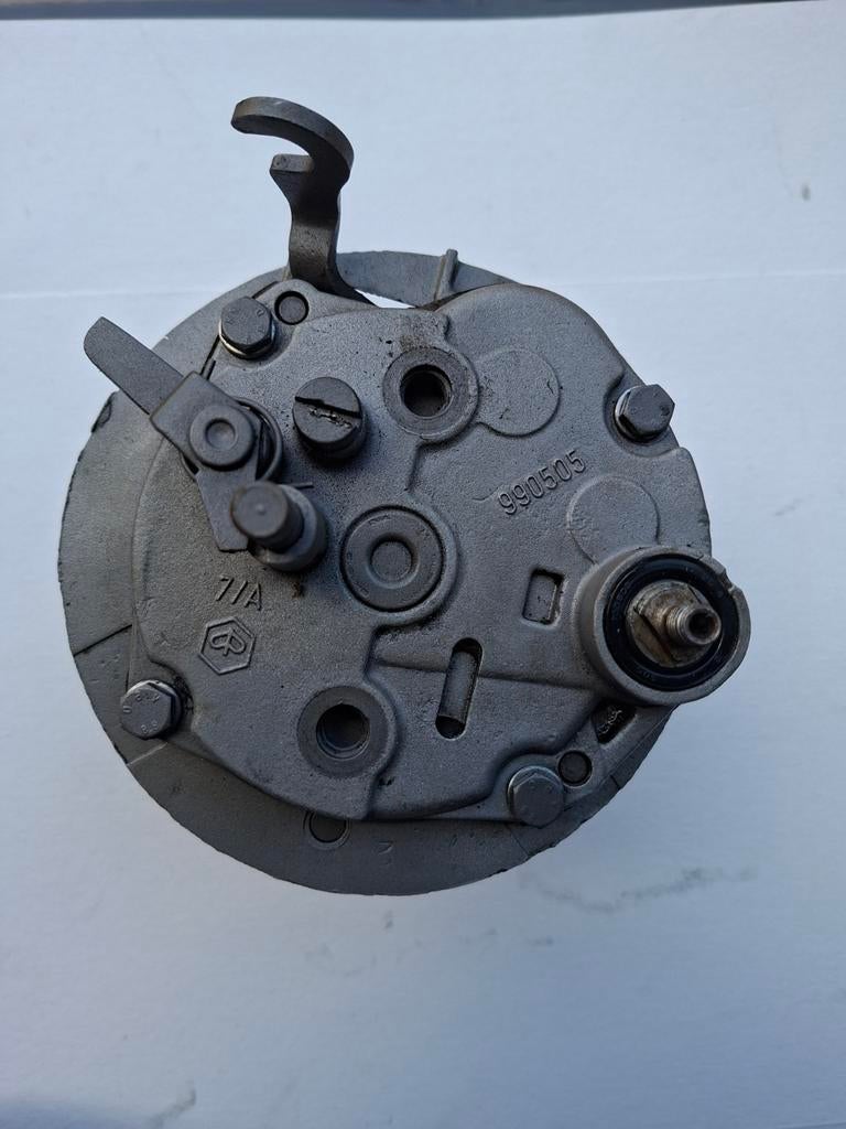 Piaggio Achterklok, Ophalen