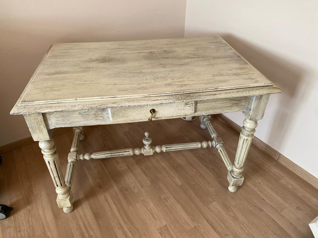 Table/bureau ancien — patiné blanc (brocante) — 145€, Autres types, 110 cm, Enlèvement, Utilisé