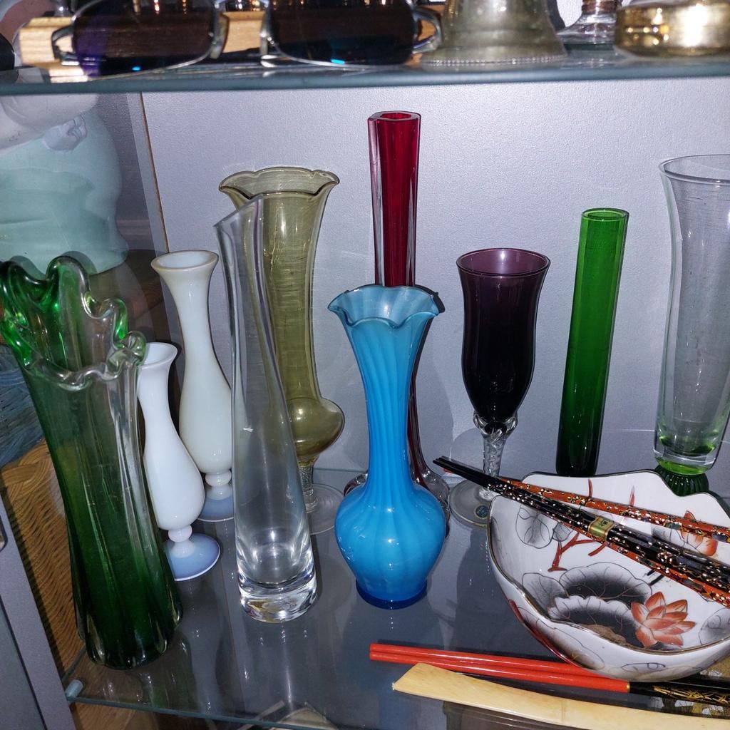 Lotje glazen vaasjes, Ophalen