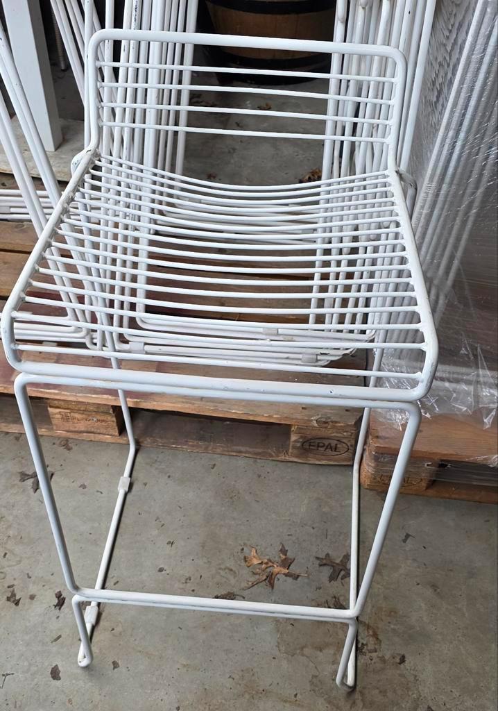 60x meralrn witte stapelbare barkrukken zith 80cm bar lounge, Hobby en Vrije tijd, Feestartikelen | Verhuur, Ophalen of Verzenden