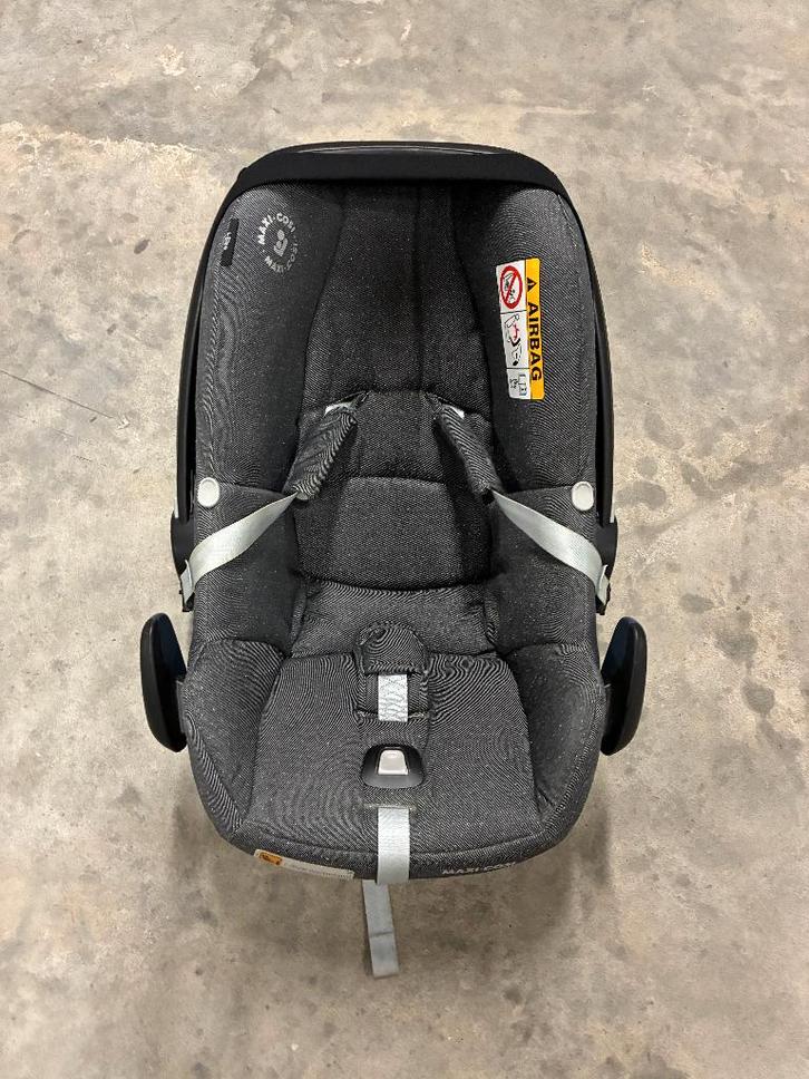 Maxi-Cosi Autostoel Pebble Pro i-Size incl. verkleinkussen, Kinderen en Baby's, Autostoeltjes, Zo goed als nieuw, Maxi-Cosi, Autogordel of Isofix