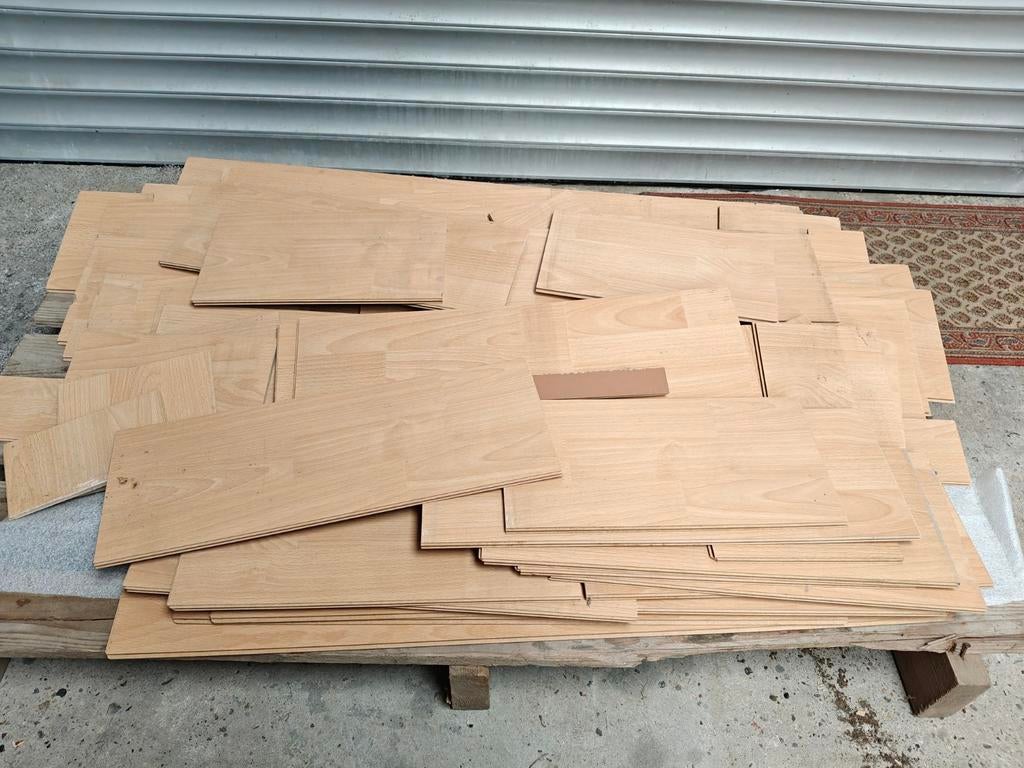 Afval laminaat stukjes, Ophalen