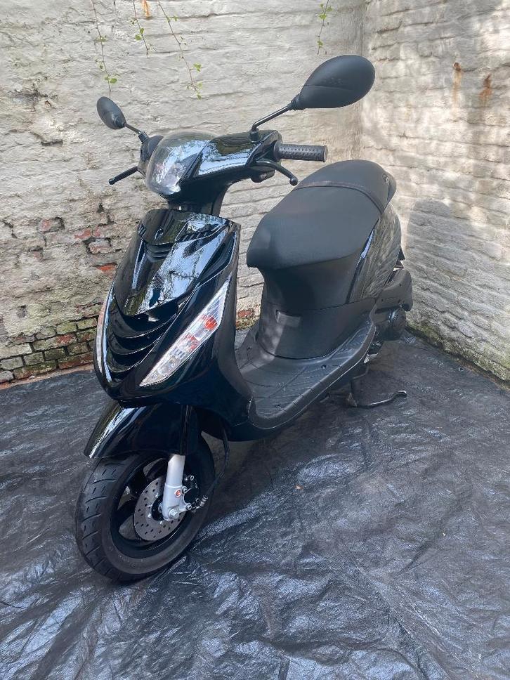 Piaggio Zip iGet 2024 (A-klasse), Fietsen en Brommers, Scooters | Piaggio, Zo goed als nieuw, Zip, Klasse A (25 km/u), Benzine