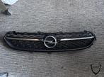 calandre Opel Corsa F coq 9829474480 pare-chocs avant 982947, Pare-chocs, Opel Automobile GmbH, Opel, Bahnhofsplatz 1
65423  Russelsheim am Main, DE