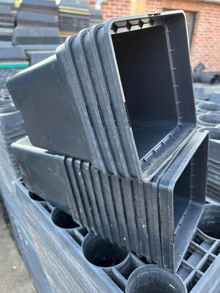 nieuwe vierkante kweekpotten 18 x 21 cm in harde plastiek, Tuin en Terras, Kunststof, Vierkant, Nieuw, Ophalen of Verzenden