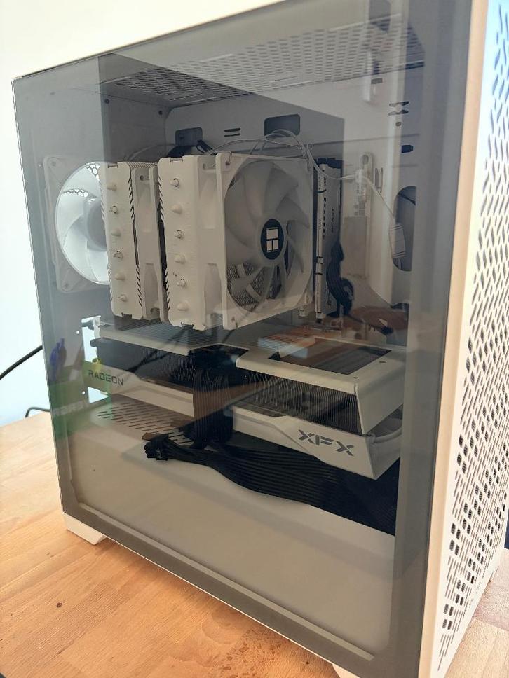 Gaming PC Ryzen 7 9700X + RX 9070 XT, Computers en Software, Desktop Pc's, Gebruikt, 4 Ghz of meer, SSD, 32 GB, Met videokaart