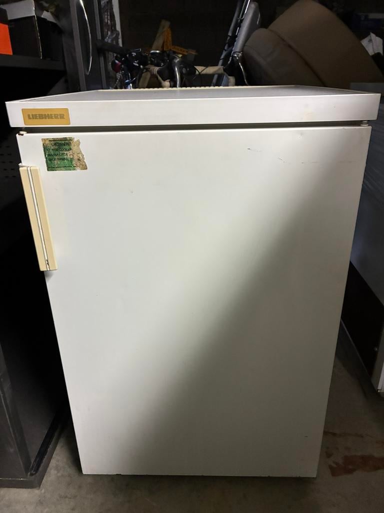 Compacte frigo Liebherr (ideaal voor studio of kot!), Electroménager, Sans bac à congélation, Enlèvement, Utilisé, 45 à 60 cm