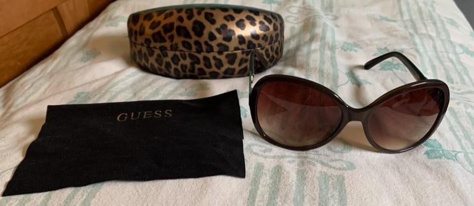 Bruine zonnebril voor dames van Guess in doos, Zonnebril, Bruin, Zo goed als nieuw, Ophalen