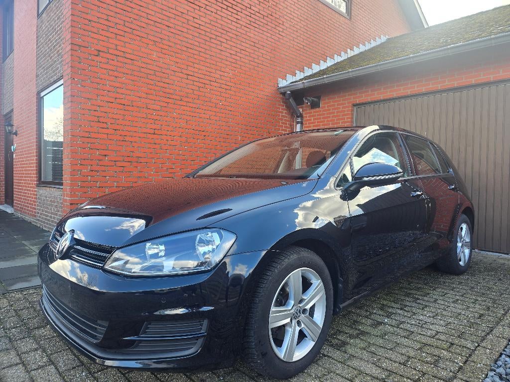 Volkswagen Golf 1.2 KVV + pass voiture, Autos, Volkswagen, Achat, Essence, Carnet d'entretien, Boîte manuelle