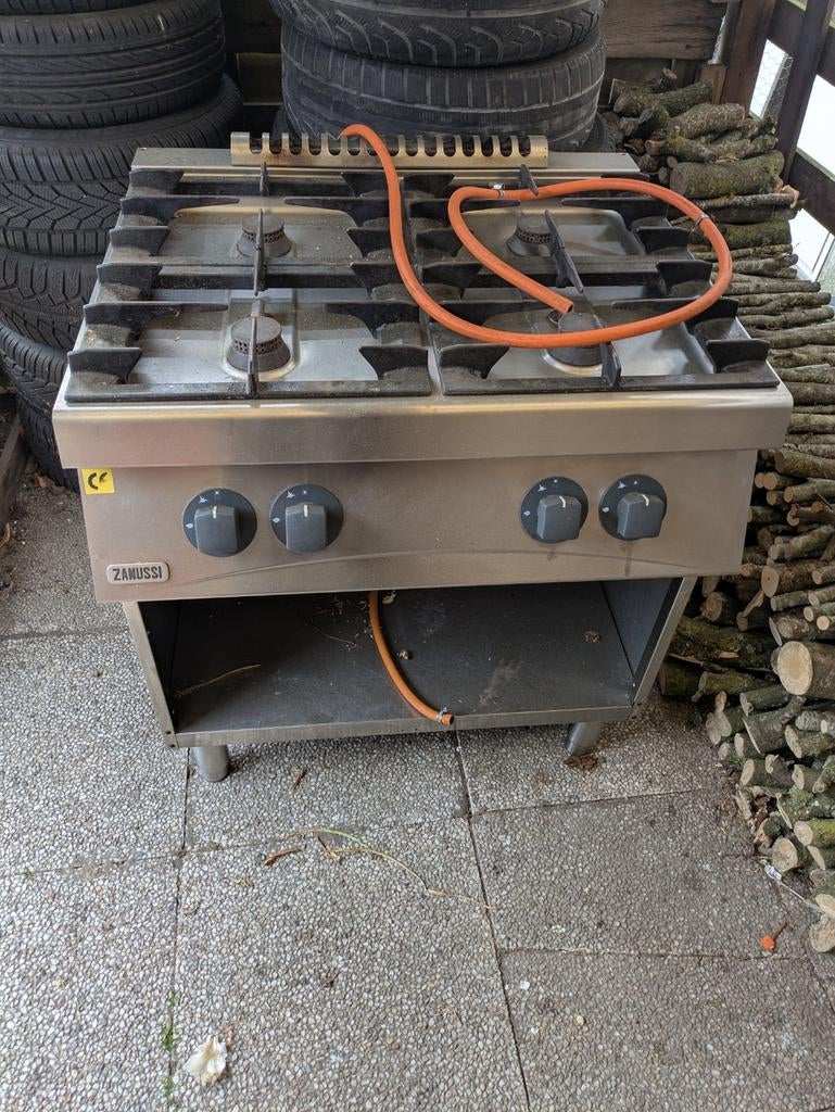 Gas fornuis Zanussi 4 pit, Enlèvement, Utilisé