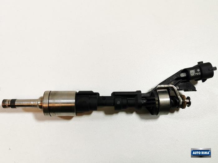 Injector (benzine injectie) van een Volvo V60, Gebruikt, -, -, Ophalen of Verzenden