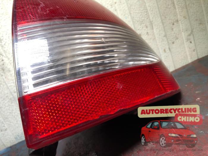 Feu arrière droit d'un Renault Megane, Renault, -, 3 mois de garantie, Utilisé