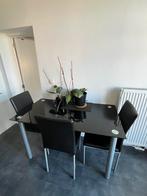 Table + 4 chaises URGENT, Maison & Meubles, Tables | Tables à manger, Enlèvement, Comme neuf