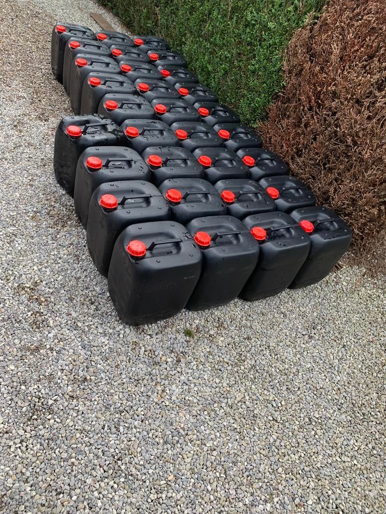 Bidons,jerrycans,watertonnen, Tuin en Terras, Ophalen, Zo goed als nieuw