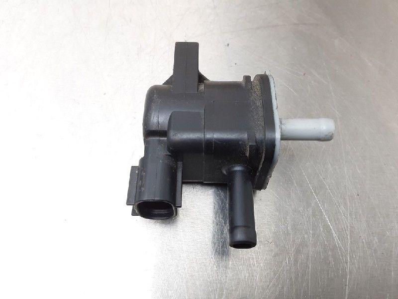 VACUUM VALVE Subaru Trezia (|9091012278|1362007060|), Autos : Pièces & Accessoires, Petit matériel, Subaru, Utilisé