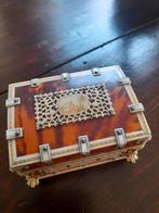 Ancienne boîte à bijoux anglaise/indienne Vizagatapam, Antiquités & Art, Enlèvement ou Envoi