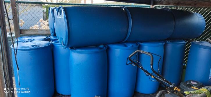 Barils en plastique bleu — 15 €/pièce., Jardin & Terrasse, Barils de pluie, Comme neuf, Synthétique, 150 litres ou plus, Enlèvement