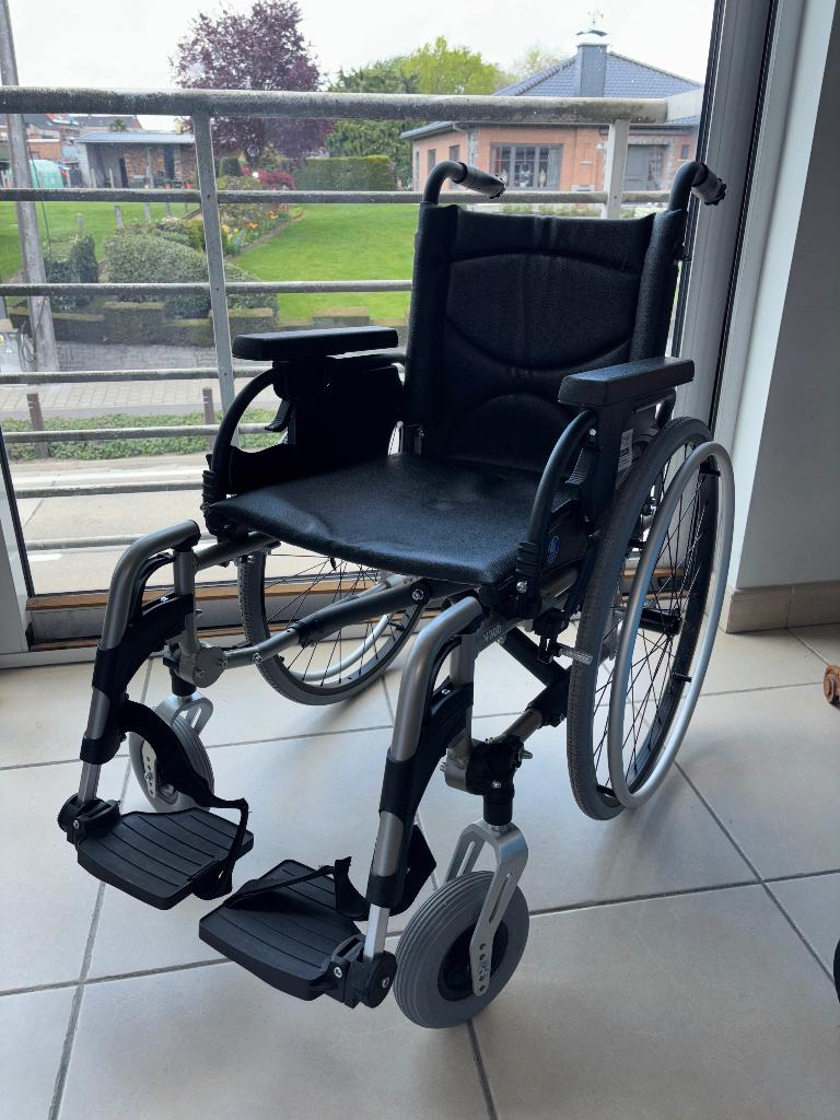 Chaise roulante neuve V300 DL Vermeiren, Enlèvement, Comme neuf, Fauteuil roulant manuel