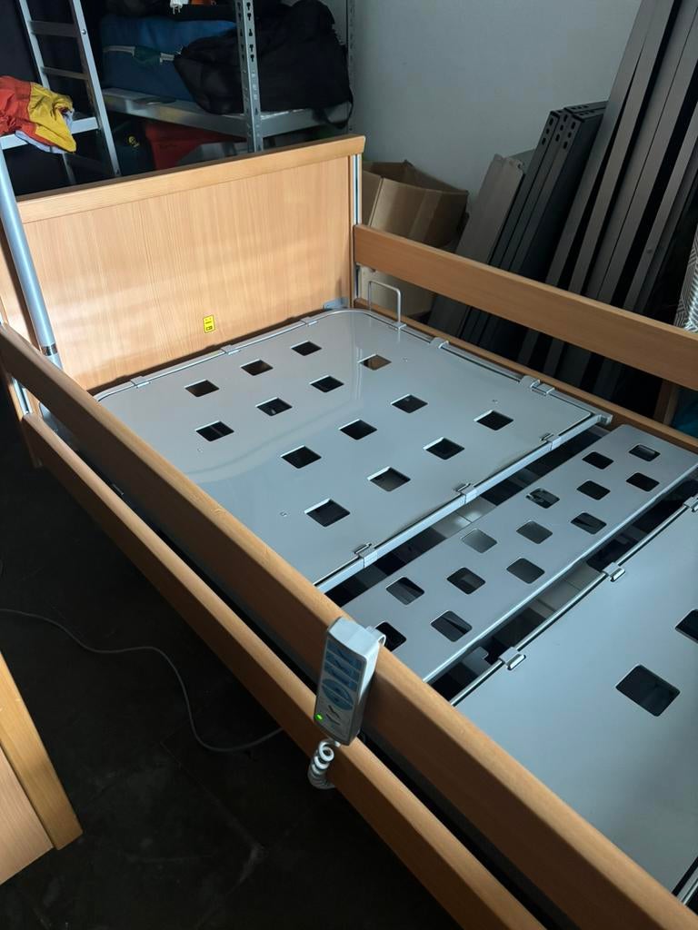 Lit d'hôpital Wissner Bosserhoff, Enlèvement, Comme neuf, Une personne, Réglable