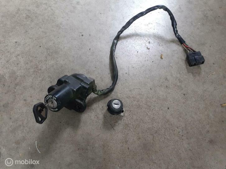 Contactslot slot buddyslot SS Supersport 600 620 750 900 800, Motoren, Onderdelen | Ducati, Gebruikt, Ophalen of Verzenden