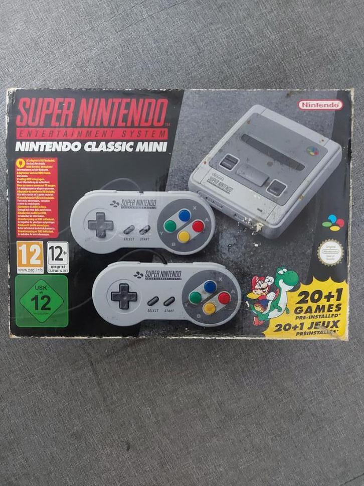 Mini Super Nintendo, Games en Spelcomputers, Spelcomputers | Nintendo Super NES, Zo goed als nieuw, Met 2 controllers, Ophalen of Verzenden