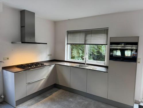 Complete Moderne Hoekkeuken + Apparatuur + GEDEMONTEERD, Huis en Inrichting, Keuken | Complete keukens, Zo goed als nieuw, Hoekkeuken