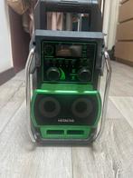 Radio hitachi met batterij, Audio, Tv en Foto, Radio's, Ophalen of Verzenden, Zo goed als nieuw