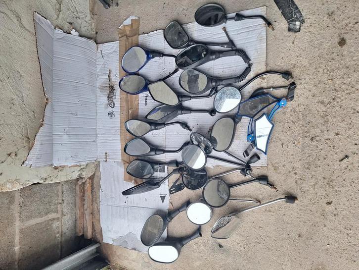 Diverse spiegels 50cc scooter, Fietsen en Brommers, Brommeronderdelen | Algemeen, Carburateur, Ophalen of Verzenden