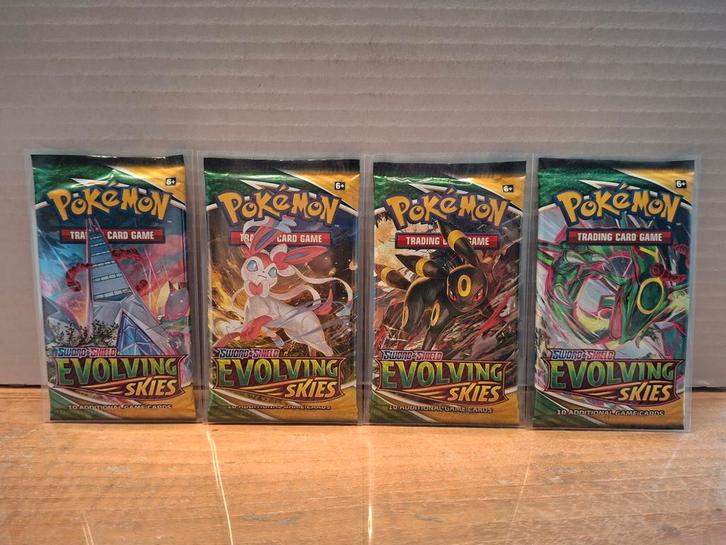 Artset Evolving Skies boosterpacks, Hobby en Vrije tijd, Verzamelkaartspellen | Pokémon, Booster, Ophalen